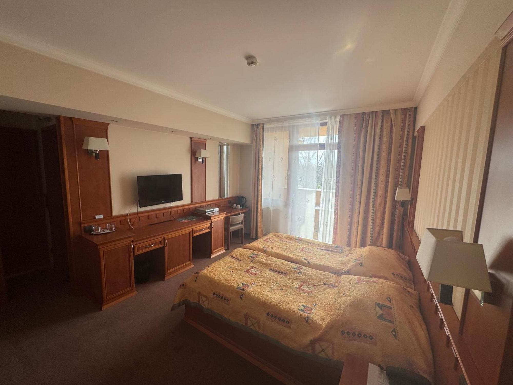Csipke Hotel Kiskunhalas Ngoại thất bức ảnh